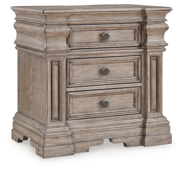 Light Grayish Brown 5-Piece Bedroom Set (Bed, Dresser, Mirror, Chest & Nightstand)
