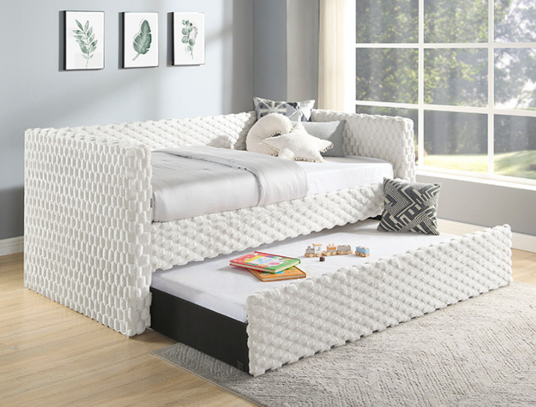 Molly White Dove Daybed with Trundle